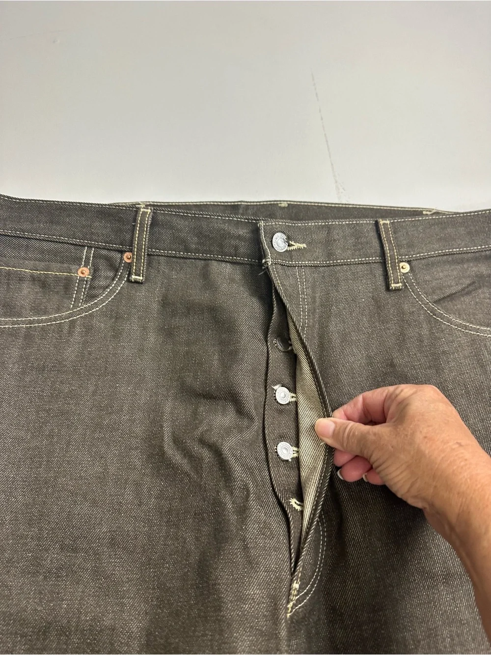 Levi’s 501 men’s 42/32 button fly denim jeans original fit (new)